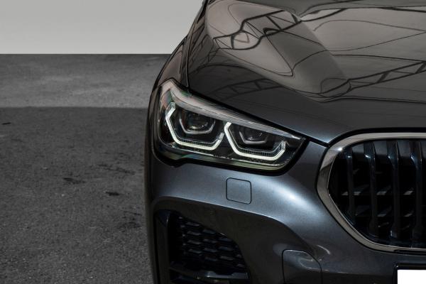 BMW X1 fronlykt
